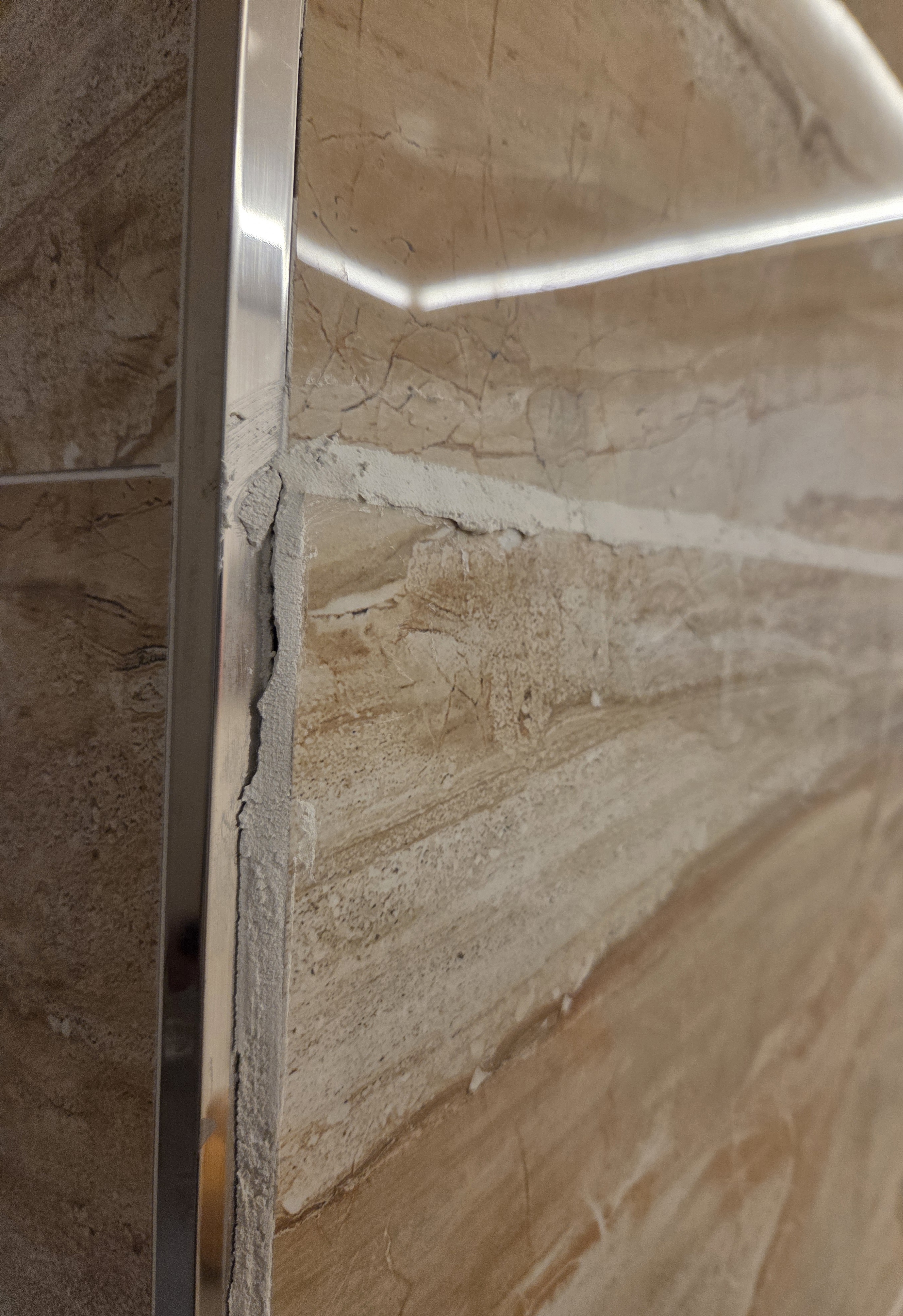 니가 왜   벌어진거니 ? ㅋㅋ